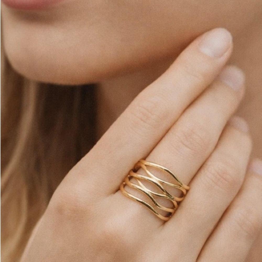 Brand New!! Open wavy wire cigar band titanium steel ring